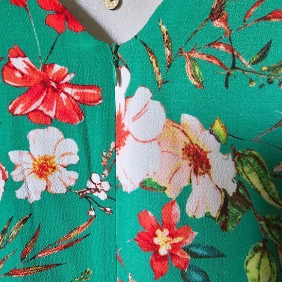 NWT ESSUE GREEN FLORAL V NECK SPAGHETTI STRAP MAXI DRESS SLIT SIDES SIZE L - Picture 4 of 15